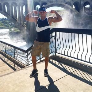 Meet your Posher, Travis